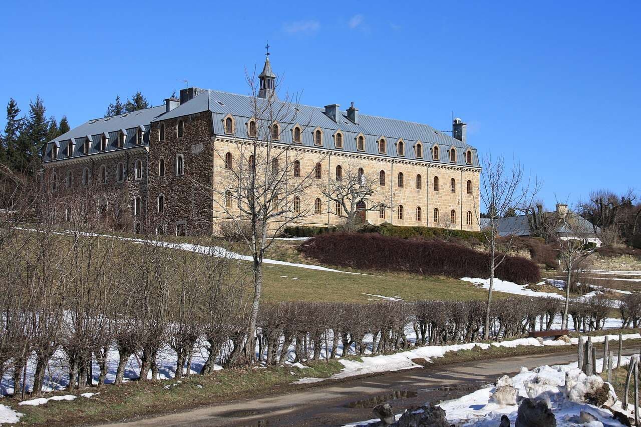 Saint Laurent les Bains   Abbaye Notre Dame des Neiges